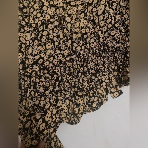 NWT Lost + Wander pick me golden hour smocked waist top - Picture 6 of 9